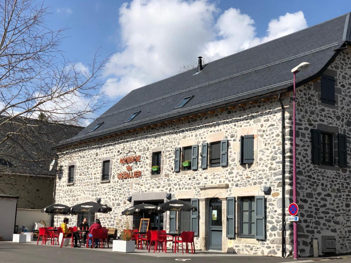 Auberge Du Cezallier Montgreleix Exterior photo